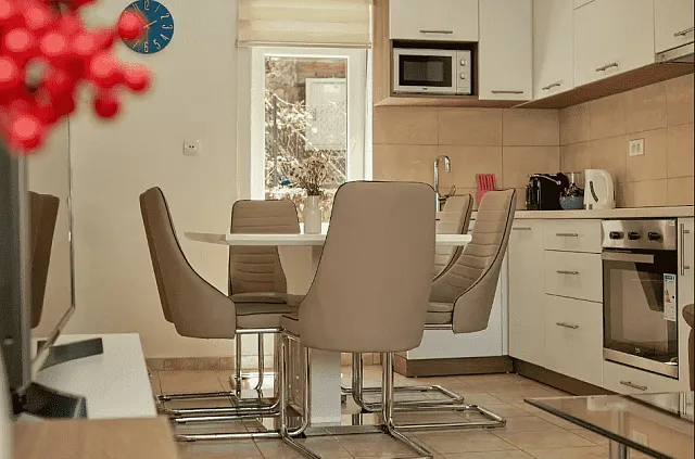House, 1 room, 55 m² with a 610 m² plot in Kostanjica — photo 17